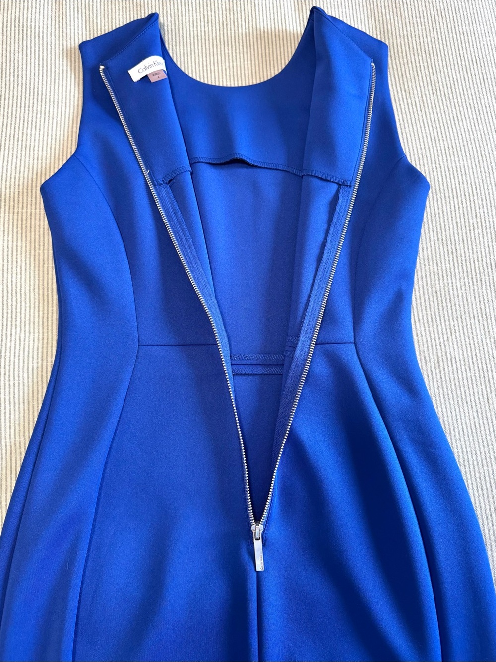 Calvin Klein Sleeveless Seam Front Scuba Crew Neck Sheath Dress - Size: 4 - Picture 7 of 8